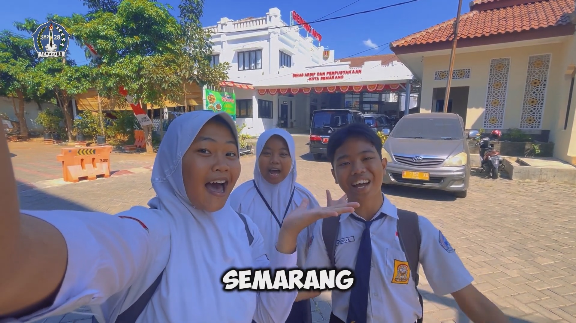 Lomba vlog SMP N 28 SEMARANG Dinas Arsip dan Perpustakaan Kota semarang (FINALIS 10 Besar Lomba Vlog Perpustakaan Digital SMP/MTS Kota Semarang)